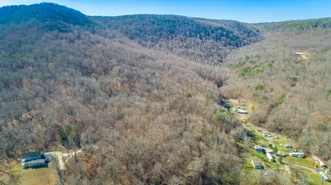 690 Waterfall Rd, Sequatchie, TN 37374 photo 4
