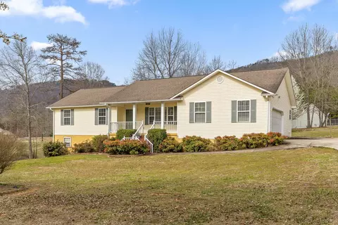 50 Valley Estates Dr, Trenton, GA 30752