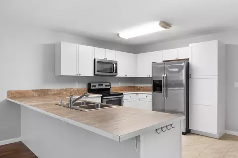 Kitchen - 11134 E Brainerd Rd, Apison, TN 37302 photo 3 of 4