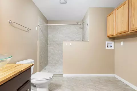 Bath - 11134 E Brainerd Rd, Apison, TN 37302 photo 5 of 5