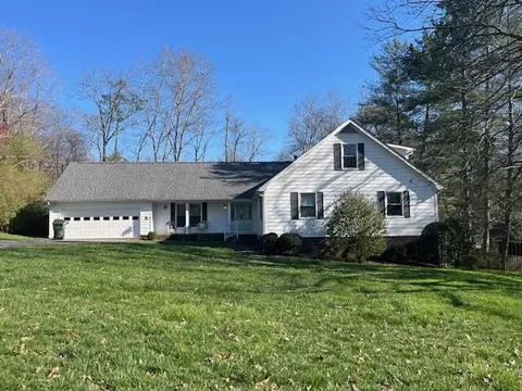 13 Big Rock Rd, Signal Mountain, TN 37377