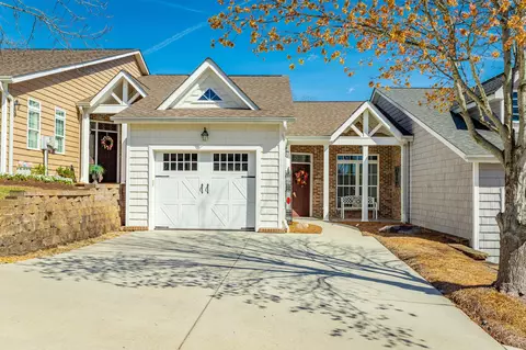 35 Hillhouse Ln, Ringgold, GA 30736