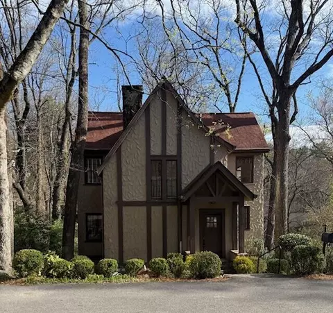 7 Mother Goose Vlg, Lookout Mountain, GA 30750