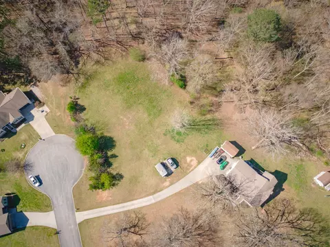 8623 Reba Ln, Hixson, TN 37343