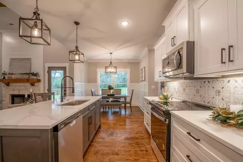 Kitchen - 273 Twelve Oaks Dr, Rock Spring, GA 30739 photo 2 of 8