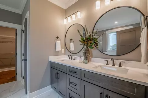 Bath - 273 Twelve Oaks Dr, Rock Spring, GA 30739 photo 1 of 9