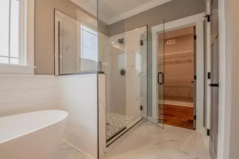 Bath - 273 Twelve Oaks Dr, Rock Spring, GA 30739 photo 7 of 9