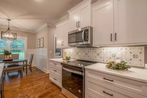 Kitchen - 273 Twelve Oaks Dr, Rock Spring, GA 30739 photo 3 of 8