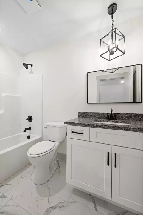 Bath - 110 Pine Dr, Ringgold, GA 30736 photo 4 of 5