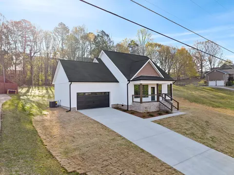 Exterior - 110 Pine Dr, Ringgold, GA 30736 photo 2 of 5