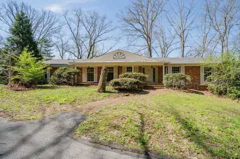 105 Malcolm Ln, Signal Mountain, TN 37377