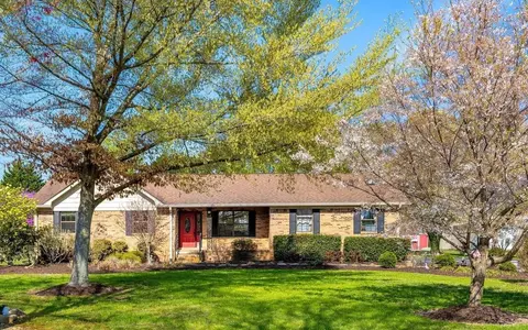 5715 Edgmon Rd, Ooltewah, TN 37363