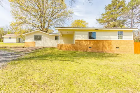 841 Schmitt Rd, Rossville, GA 30741