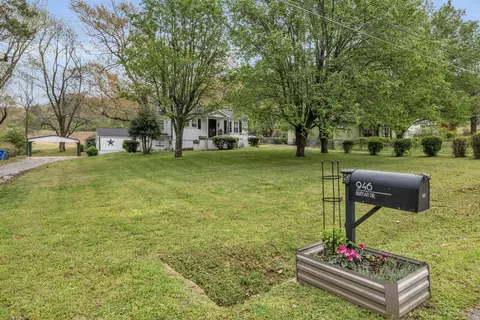 946 Runyan Dr, Chattanooga, TN 37405