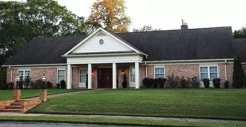 210 Brookwood Dr, Chattanooga, TN 37411
