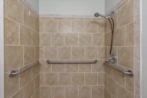 Bath - 890 Shellmound Rd, Jasper, TN 37347 photo 3 of 3