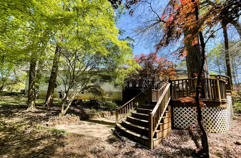 209 Meadowbrook Ln, Lafayette, GA 30728