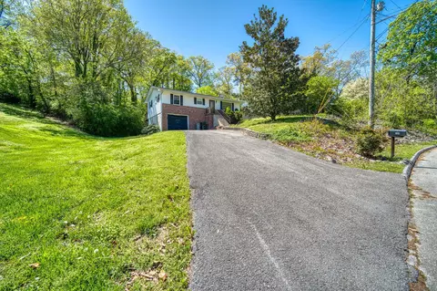 744 Manchester Dr, Chattanooga, TN 37415
