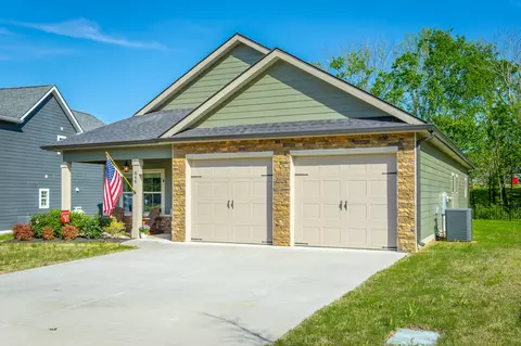 Exterior - 844 Ferrymans Way, Chattanooga, TN 37419 photo 5 of 22