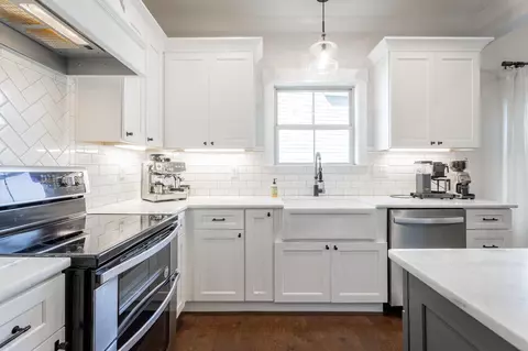 Kitchen - 844 Ferrymans Way, Chattanooga, TN 37419 photo 12 of 13