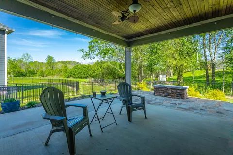 Exterior - 844 Ferrymans Way, Chattanooga, TN 37419 photo 14 of 22