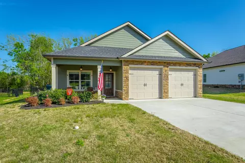 Exterior - 844 Ferrymans Way, Chattanooga, TN 37419 photo 10 of 22