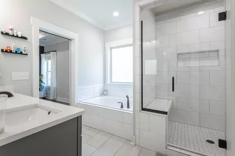 Bath - 844 Ferrymans Way, Chattanooga, TN 37419 photo 5 of 7