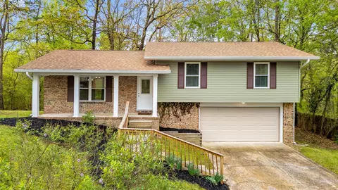 682 Charbell St, Hixson, TN 37343