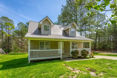2039 SE Hunt Rd, Cleveland, TN 37323