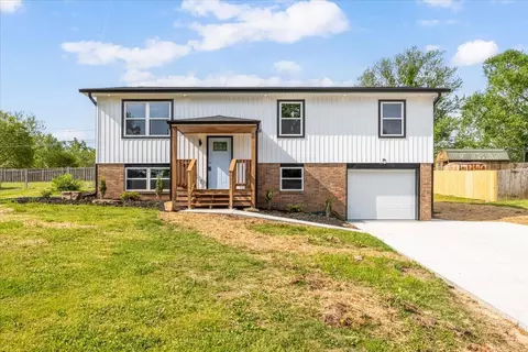 1636 N Chester Rd, Hixson, TN 37343