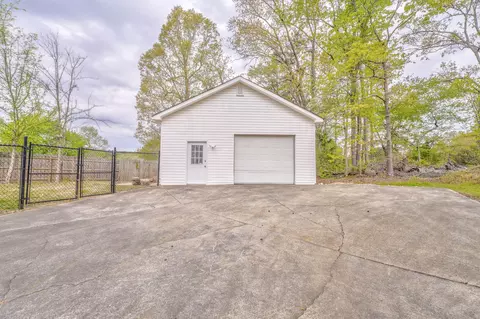 Exterior - 407 Bethany Dr, Dalton, GA 30721 photo 12 of 17