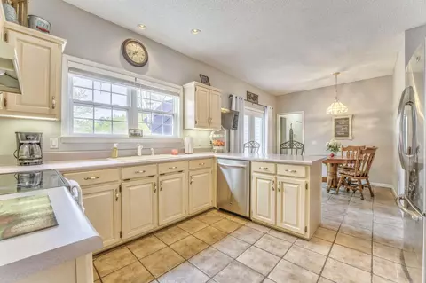 Kitchen - 407 Bethany Dr, Dalton, GA 30721 photo 2 of 6
