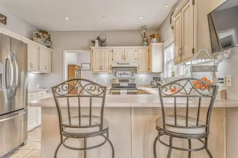 Kitchen - 407 Bethany Dr, Dalton, GA 30721 photo 5 of 6