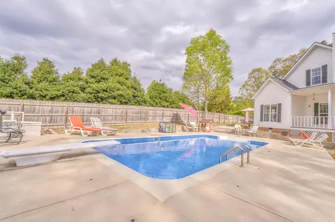 Exterior - 407 Bethany Dr, Dalton, GA 30721 photo 11 of 17
