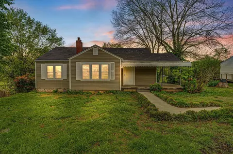 1022 Jones St, Athens, TN 37303