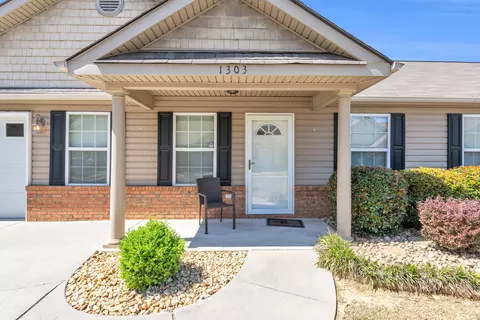 1303 Cedar Creek Dr, Rossville, GA 30741