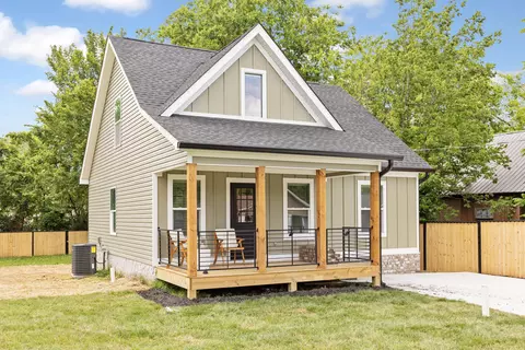 817 Indian Ave, Rossville, GA 30741
