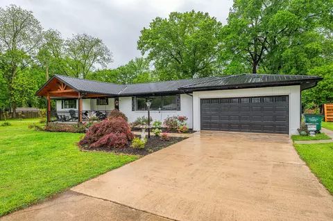 403 19th St, South Pittsburg, TN 37380
