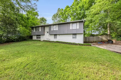 914 Kennington Hills Dr, Hixson, TN 37343