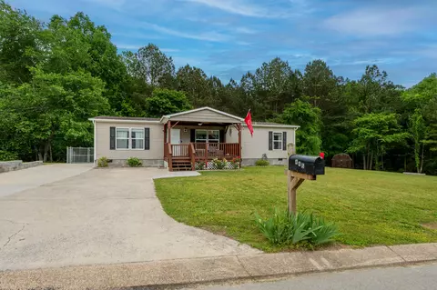 445 Pinewood Dr, Rock Spring, GA 30739