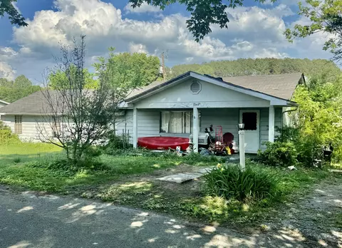 124 S Chestnut St, Whitwell, TN 37397