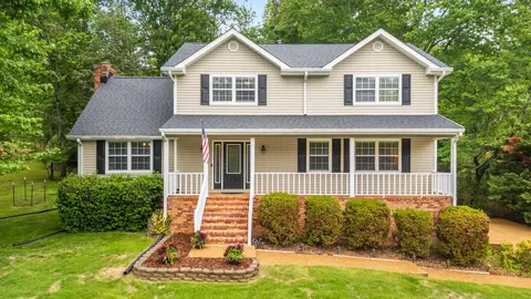 1913 Light Tower Cir, Hixson, TN 37343