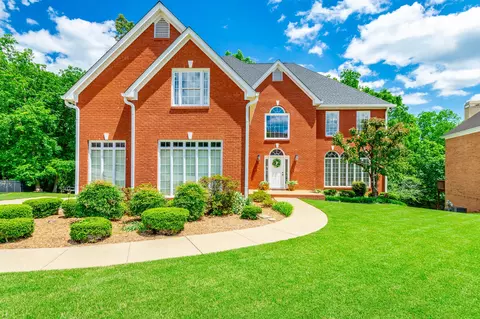 2023 Bay Pointe Dr, Hixson, TN 37343
