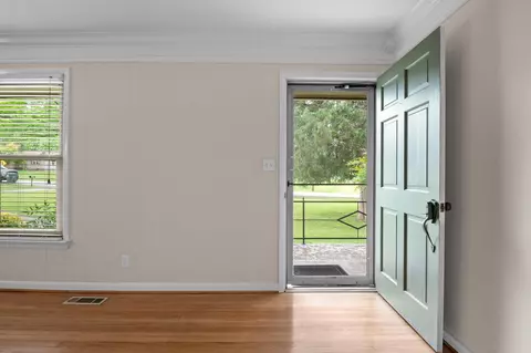 Entry Way - 6927 Jesse Conner Rd, Chattanooga, TN 37421 photo 1 of 3