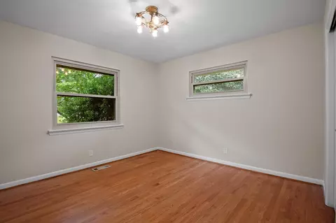 Bedroom - 6927 Jesse Conner Rd, Chattanooga, TN 37421 photo 2 of 4