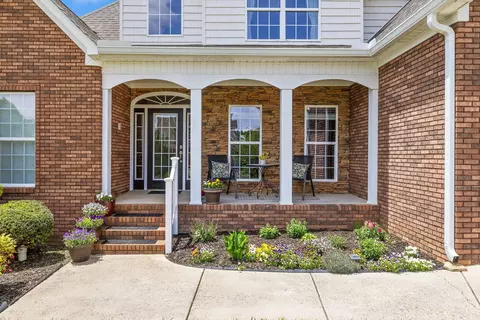 37 Sycamore Dr, Chickamauga, GA 30707