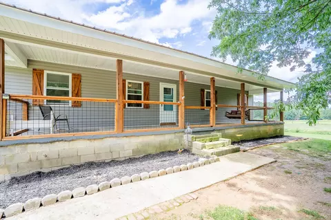 976 Chamberlain Rd, Lafayette, GA 30728