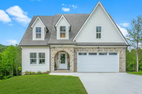 107 Cascade Dr, Rossville, GA 30741