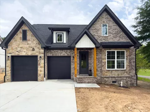 820 Lower Mill Rd, Hixson, TN 37343