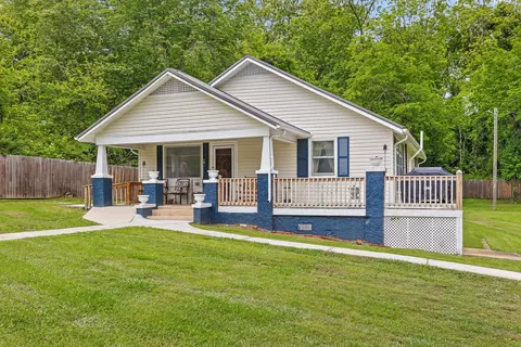 111 Chambers St, Rossville, GA 30741